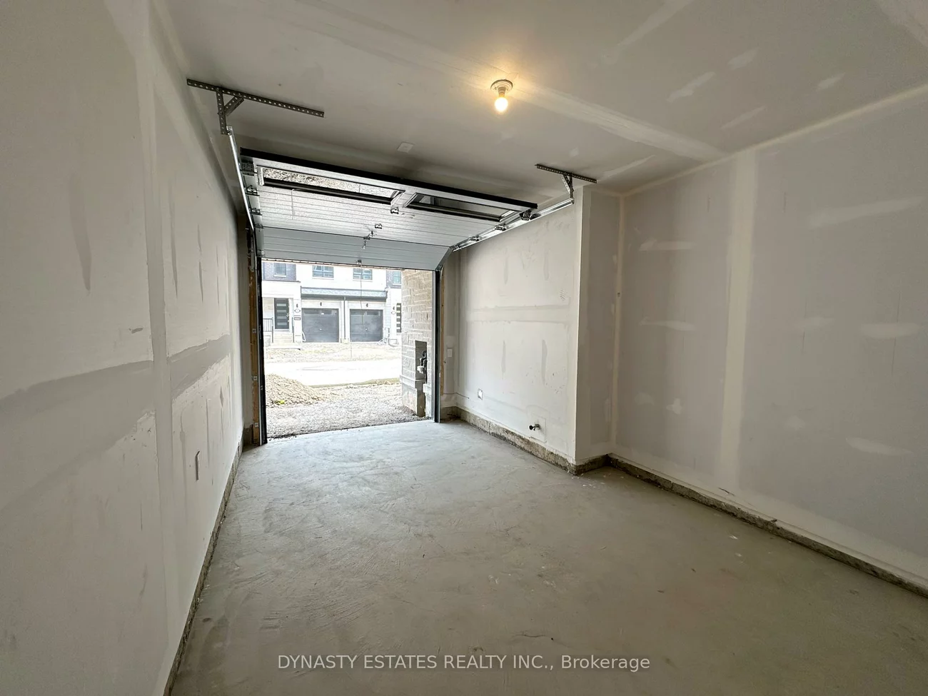 5945, Saigon, East Credit, Mississauga