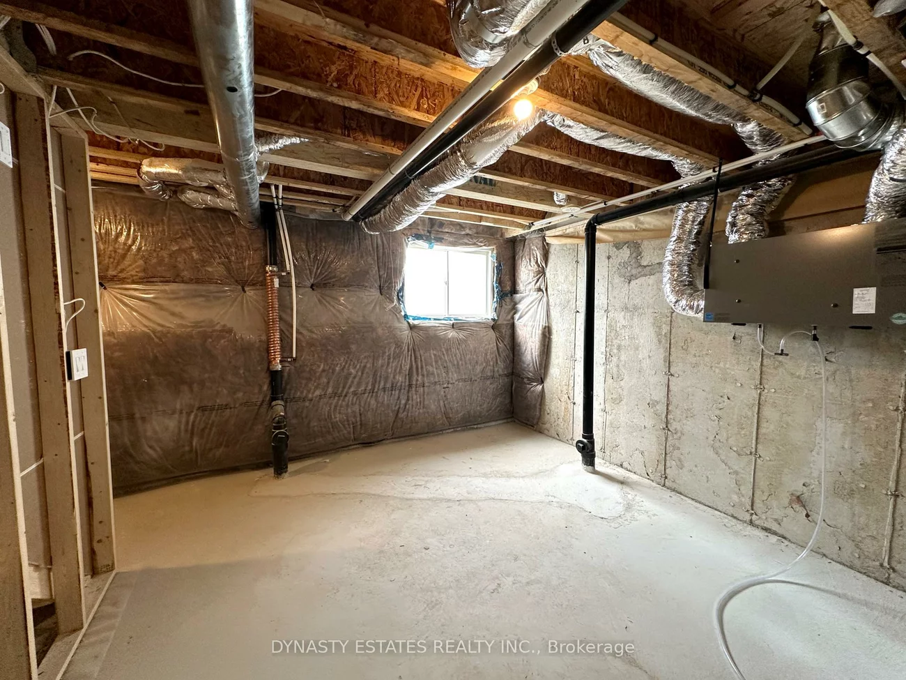 5945, Saigon, East Credit, Mississauga