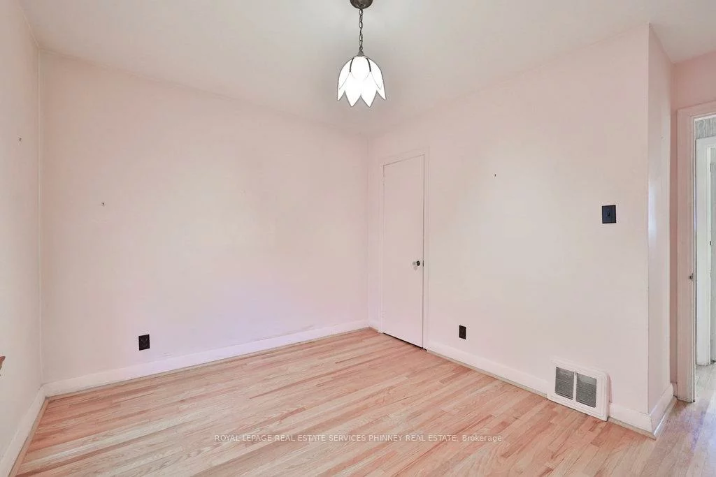 72, Oriole, Mineola, Mississauga