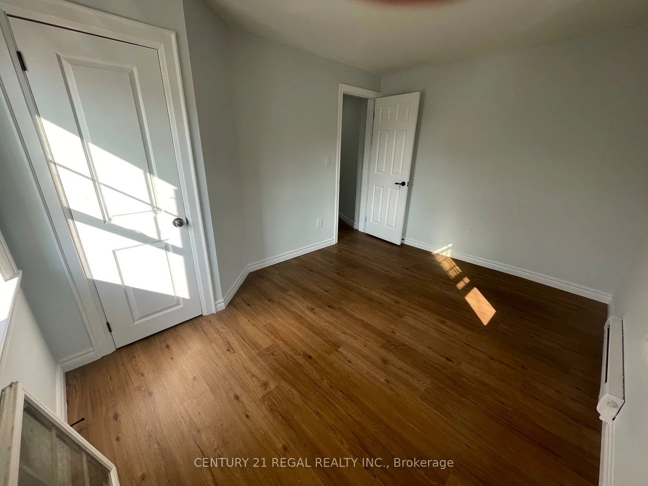 215 B, Queen, Streetsville, Mississauga