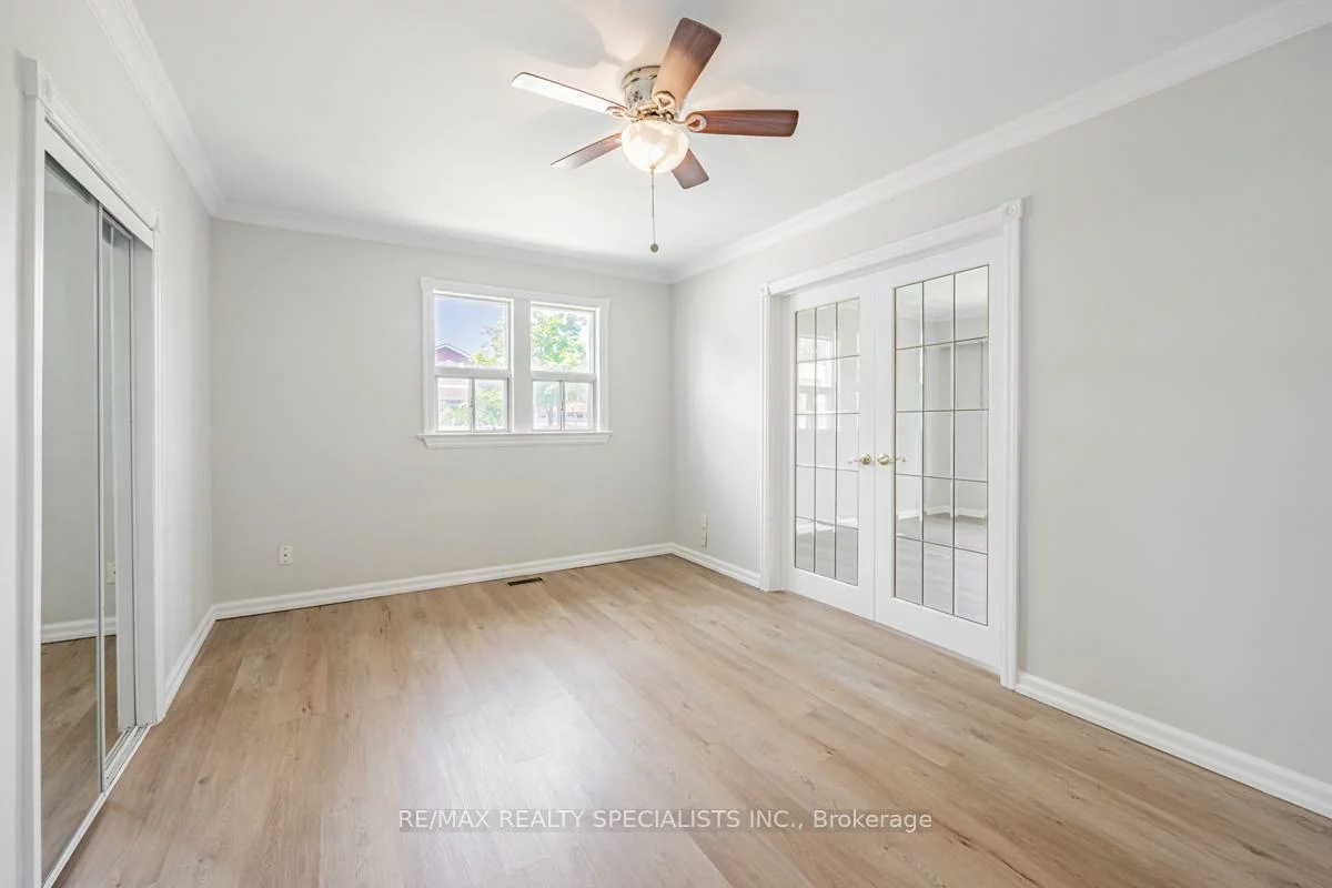 1362, Cawthra, Mineola, Mississauga