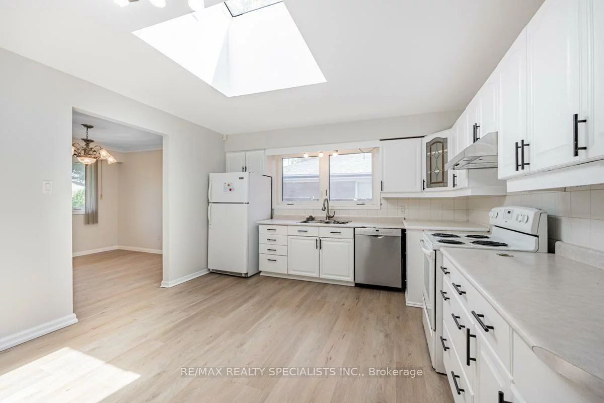 1362, Cawthra, Mineola, Mississauga