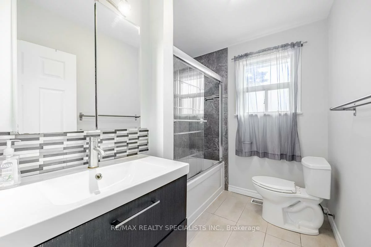 1362, Cawthra, Mineola, Mississauga