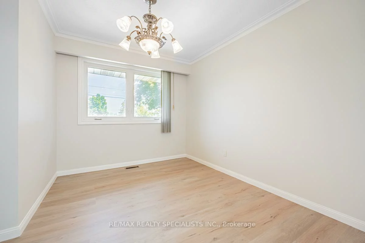 1362, Cawthra, Mineola, Mississauga