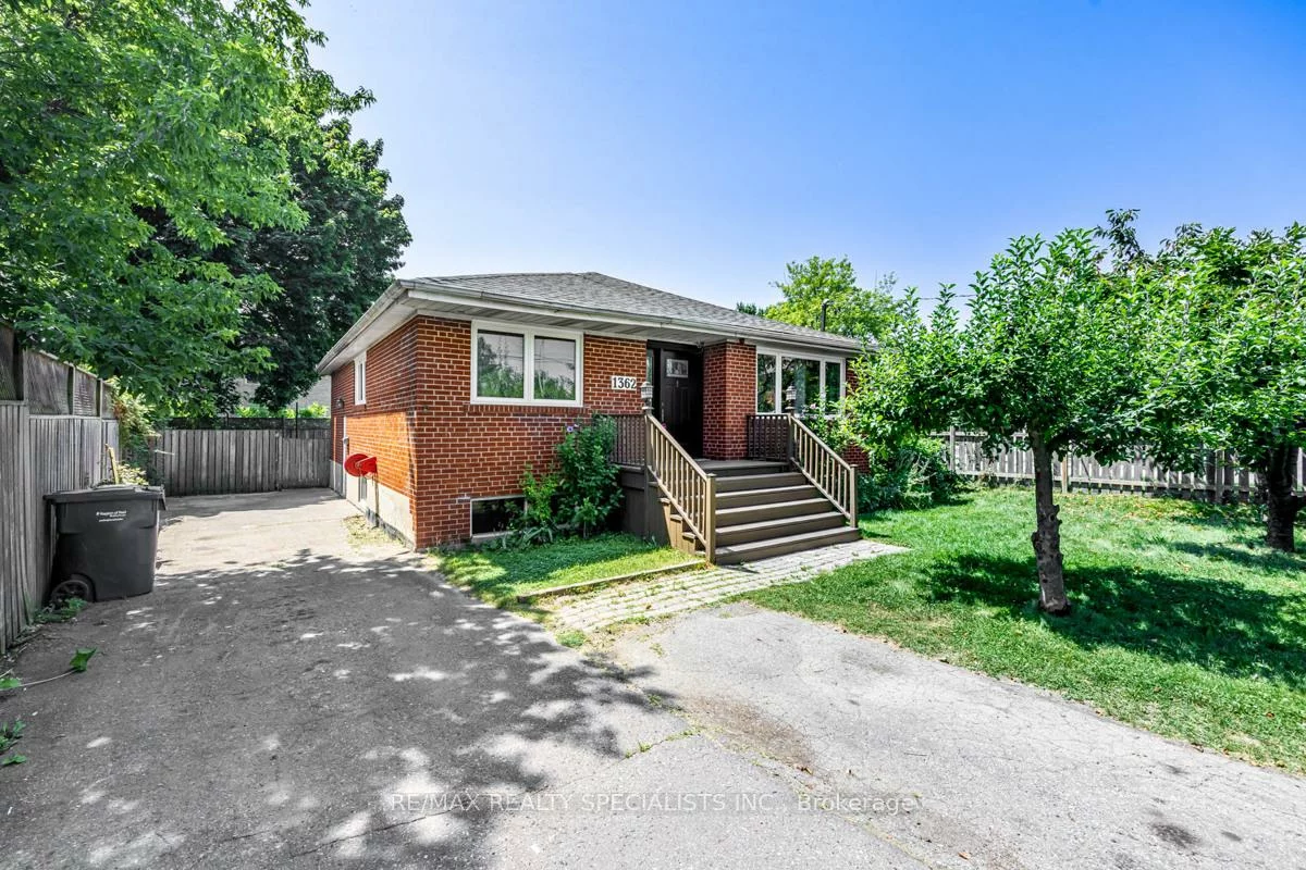 1362, Cawthra, Mineola, Mississauga