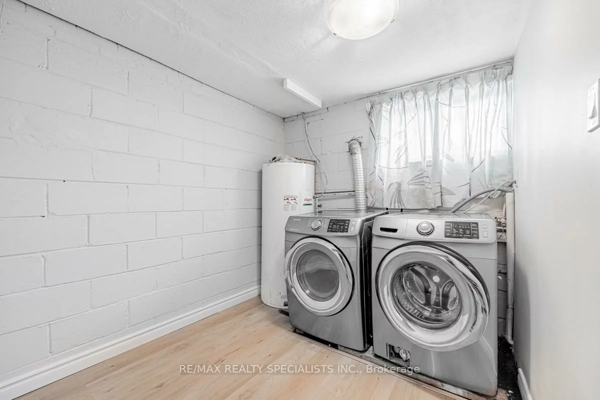 1362, Cawthra, Mineola, Mississauga