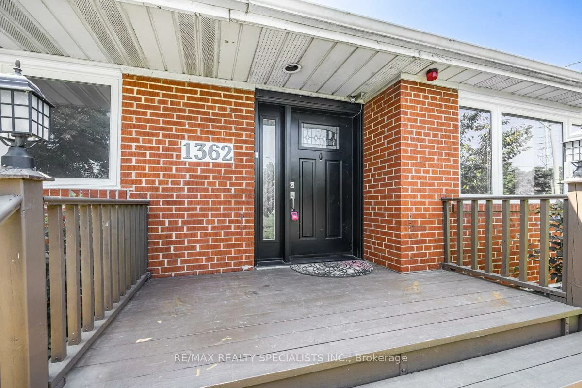 1362, Cawthra, Mineola, Mississauga