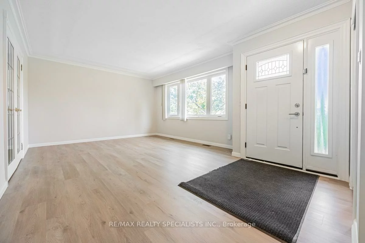 1362, Cawthra, Mineola, Mississauga