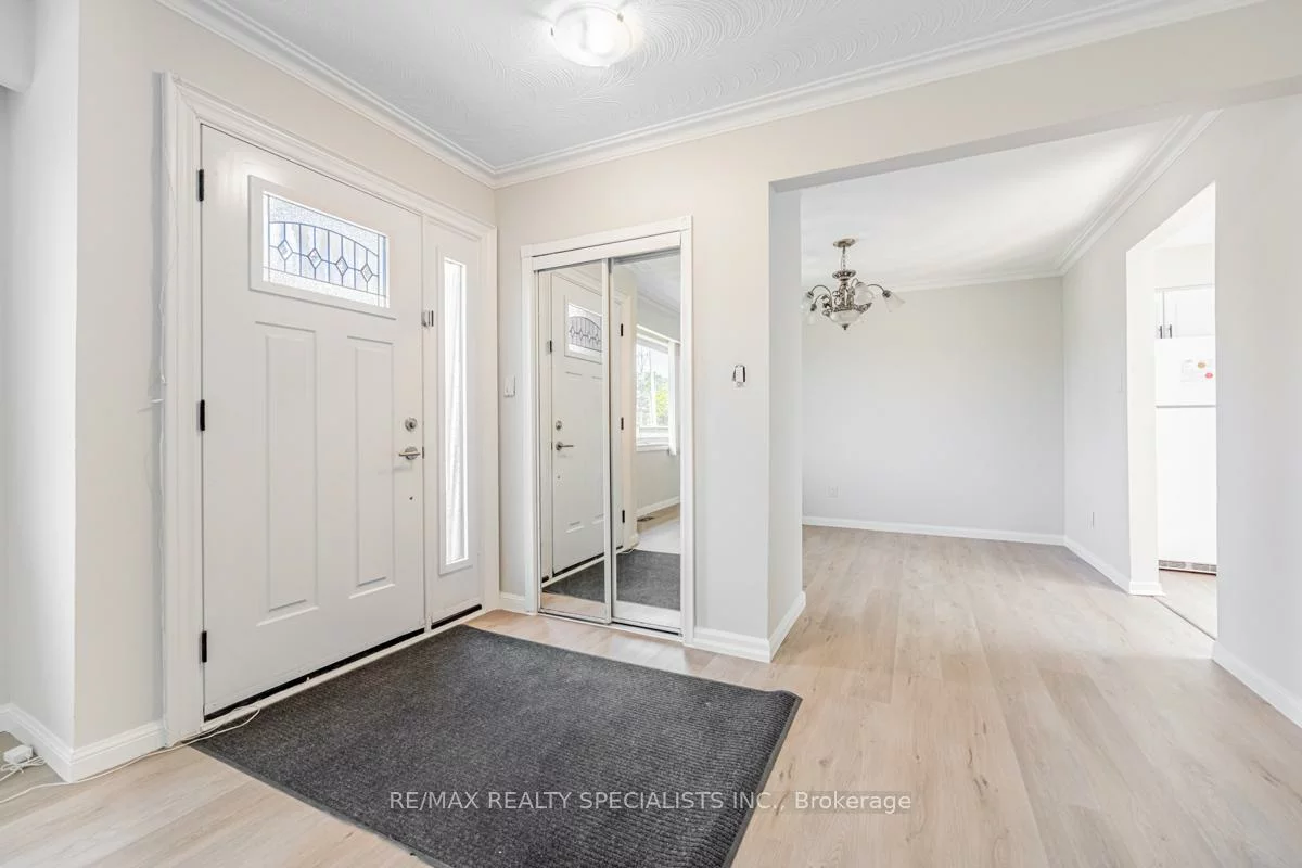 1362, Cawthra, Mineola, Mississauga