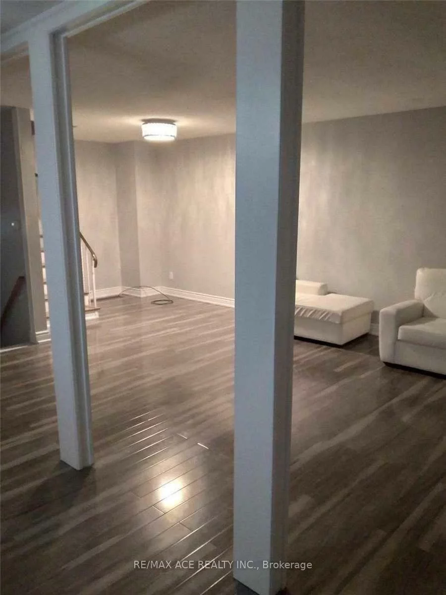 7022, Chigwel, Malton, Mississauga