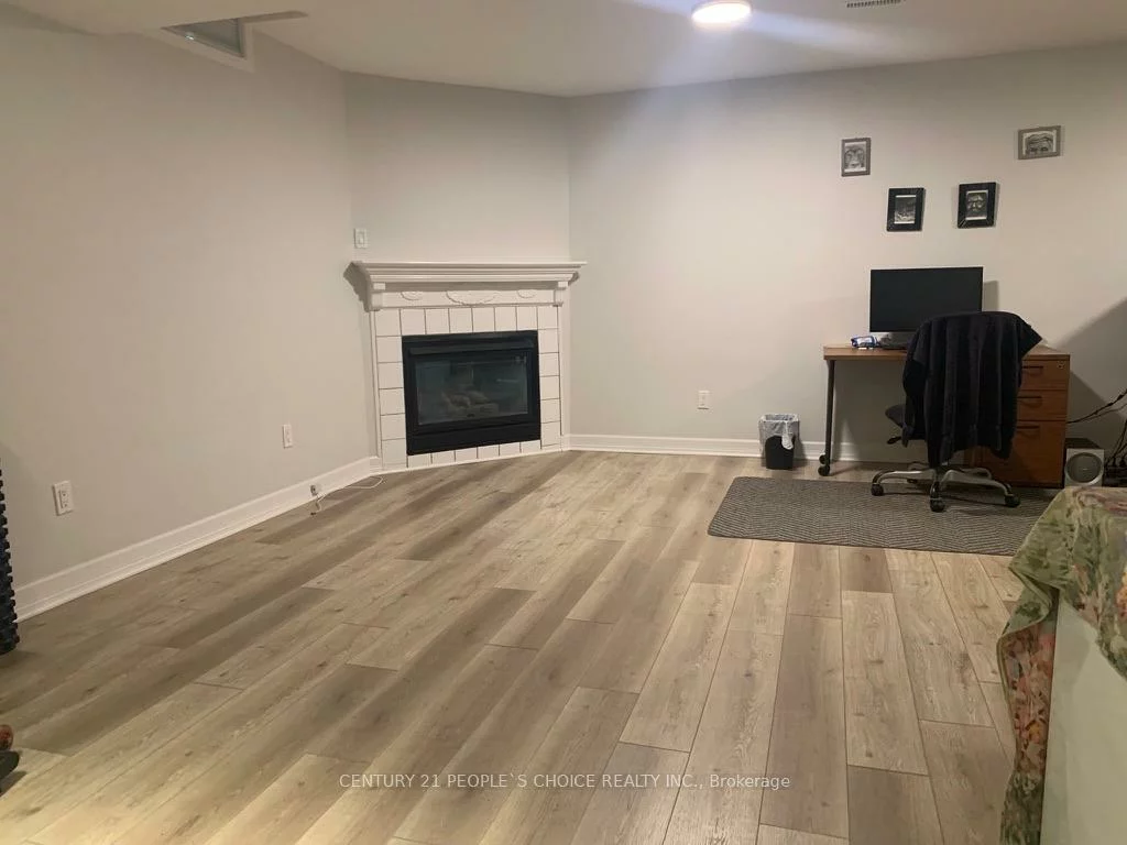 2906, Peacock, Central Erin Mills, Mississauga