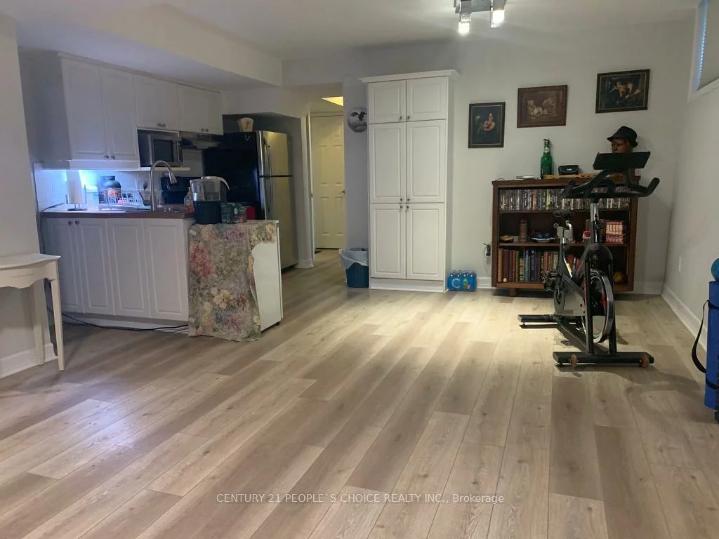 2906, Peacock, Central Erin Mills, Mississauga