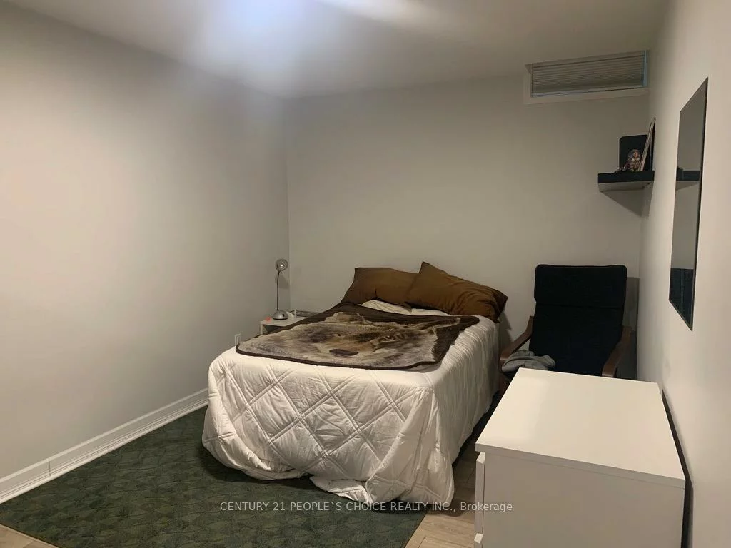 2906, Peacock, Central Erin Mills, Mississauga