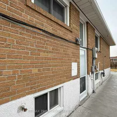 3563, Laddie, Malton, Mississauga