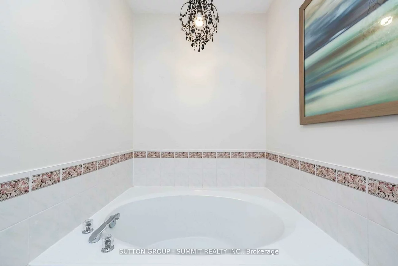 4822, Wild Rose, East Credit, Mississauga