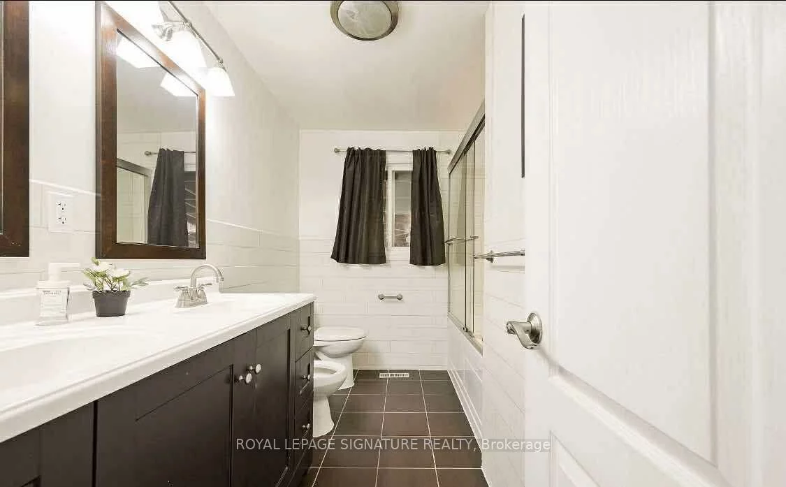 570, Louis, Cooksville, Mississauga