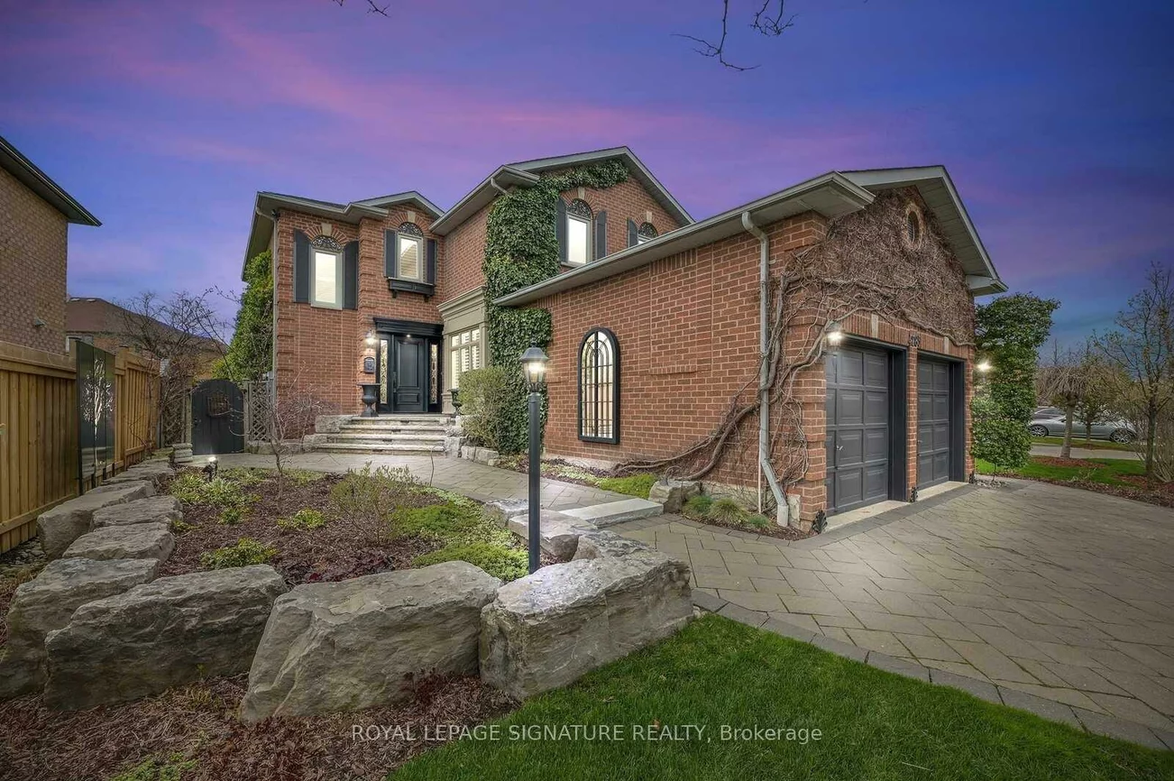 4285, Credit Pointe, East Credit, Mississauga
