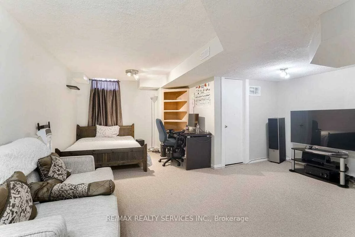 6888, Dillingwood, Lisgar, Mississauga