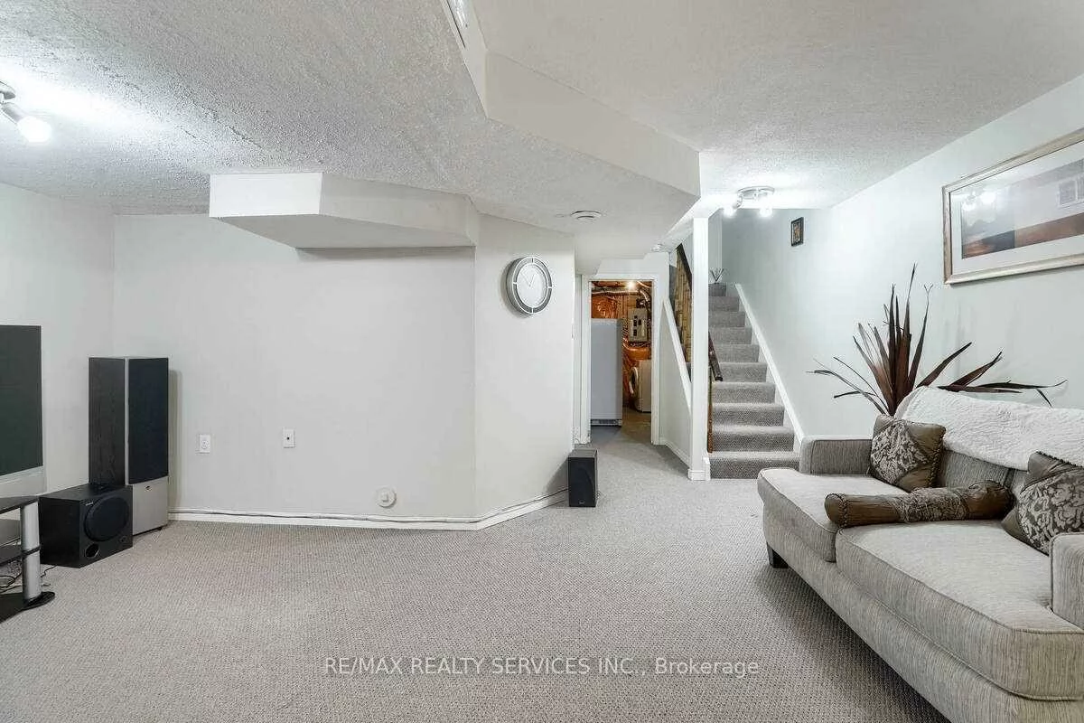 6888, Dillingwood, Lisgar, Mississauga