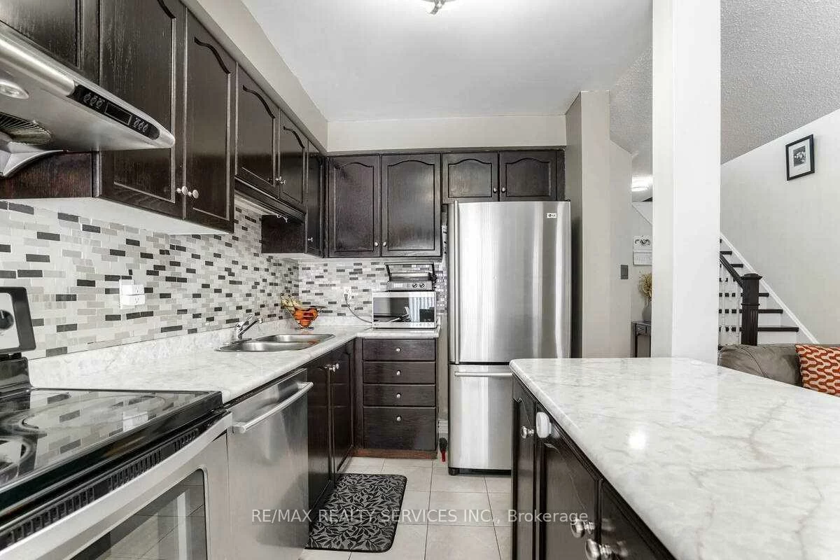 6888, Dillingwood, Lisgar, Mississauga