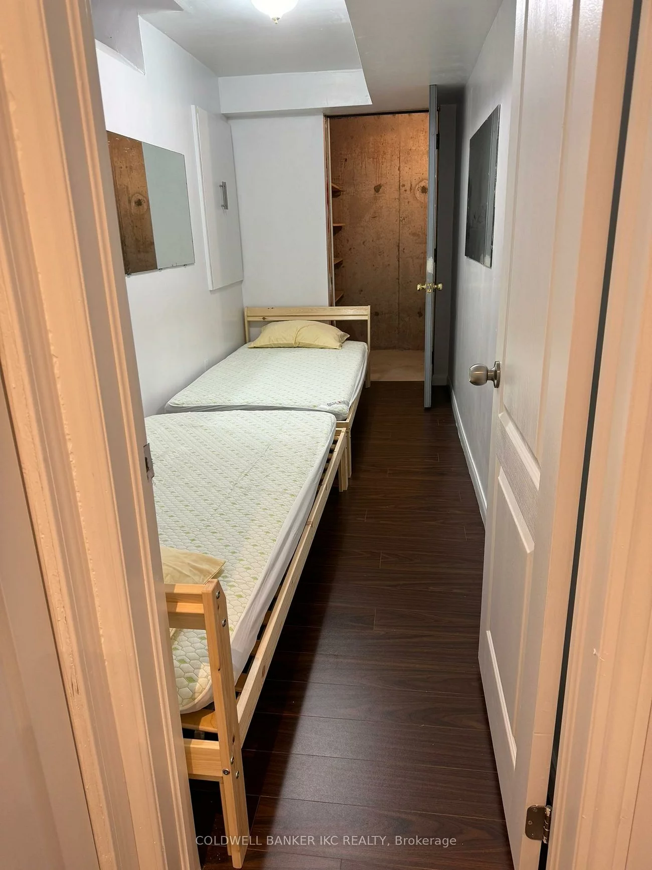 588, Dolly Bird, Meadowvale Village, Mississauga