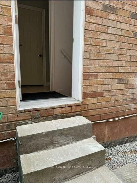 588, Dolly Bird, Meadowvale Village, Mississauga