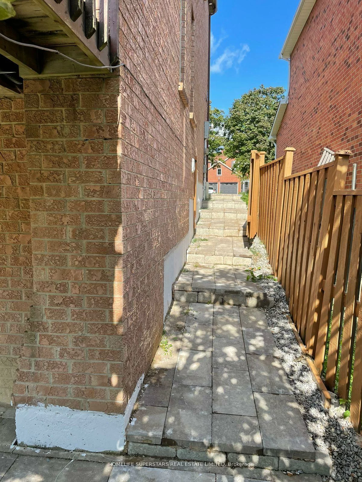 274, Oxbow, Hurontario, Mississauga
