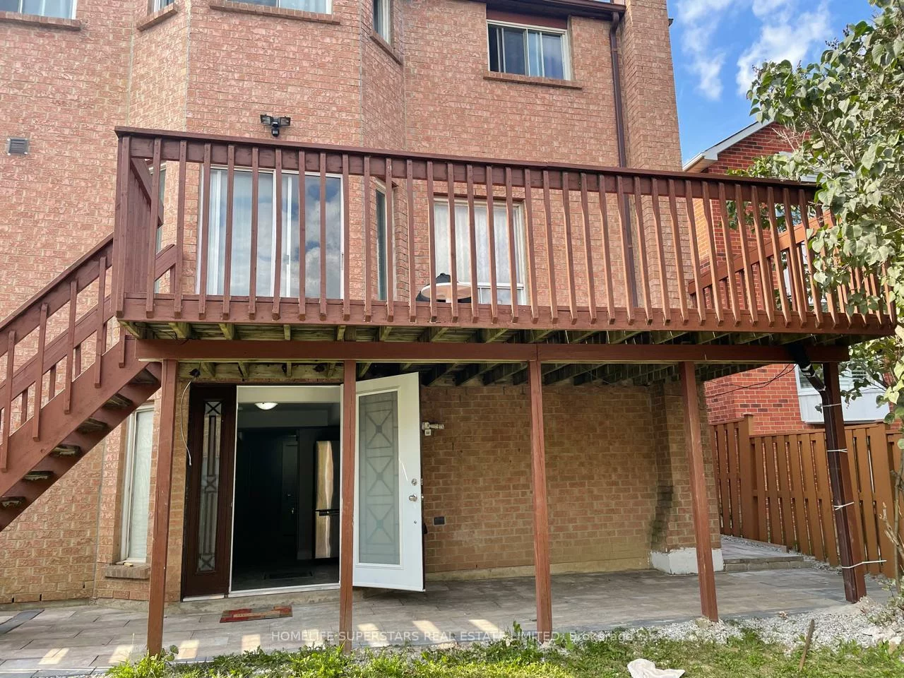 274, Oxbow, Hurontario, Mississauga
