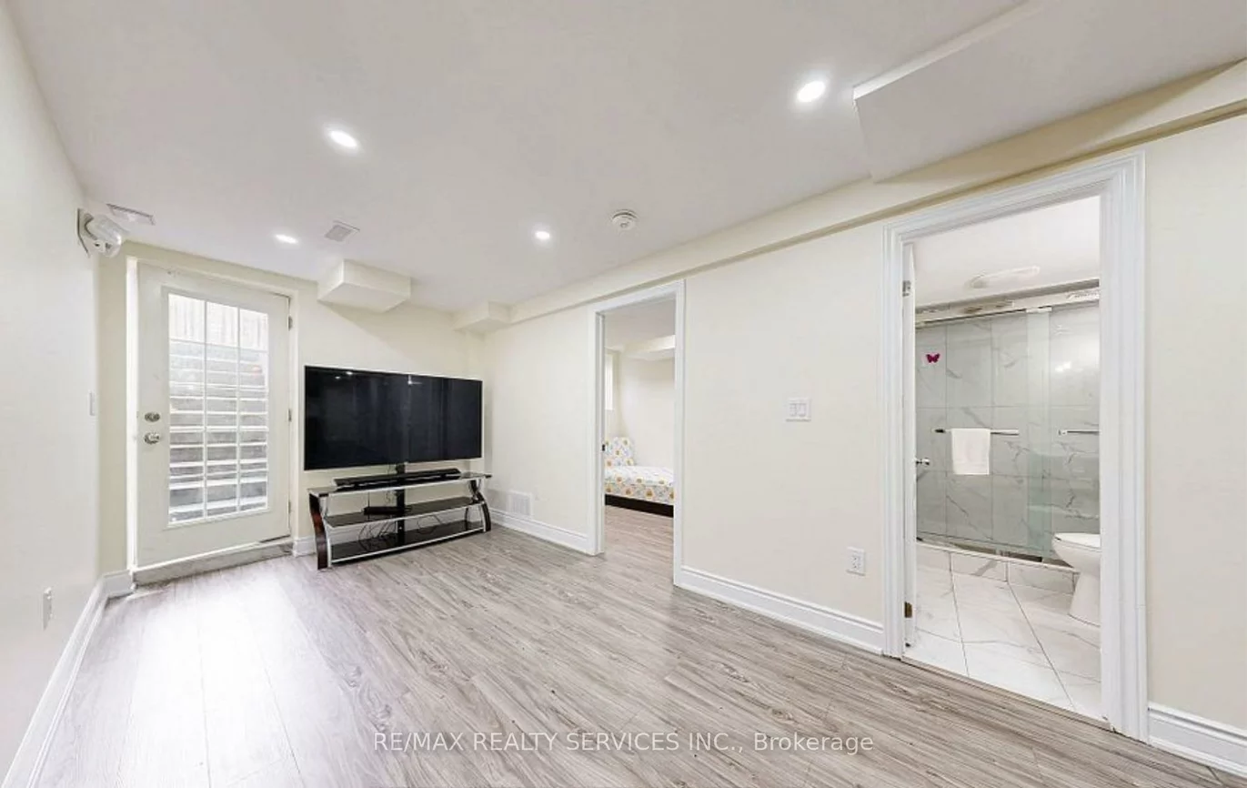 7095, Village, Meadowvale Village, Mississauga