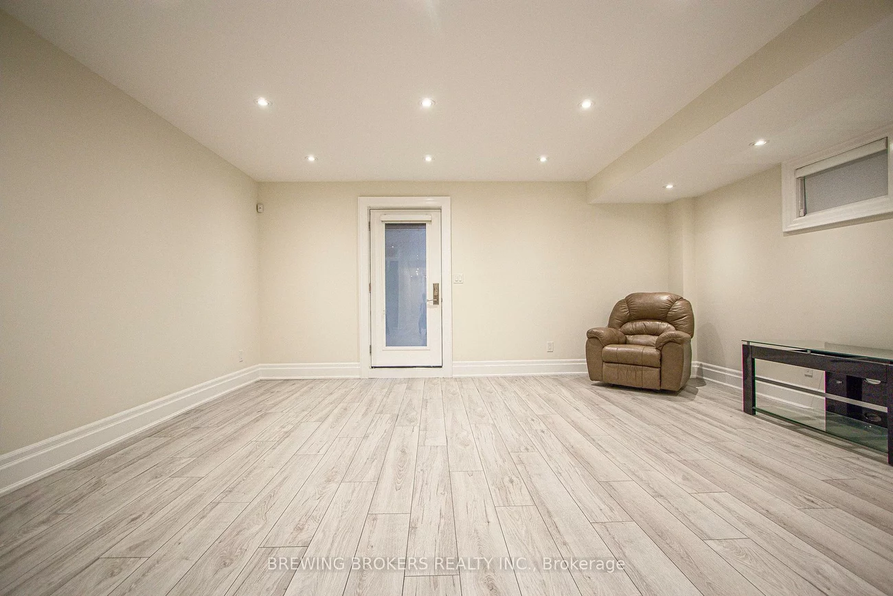 34B, Pine, Port Credit, Mississauga