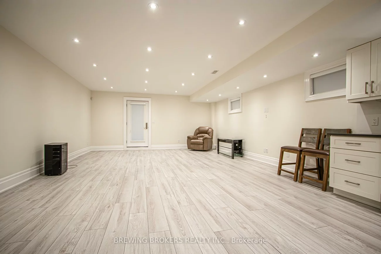 34B, Pine, Port Credit, Mississauga