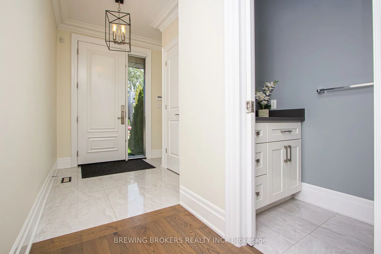 34B, Pine, Port Credit, Mississauga