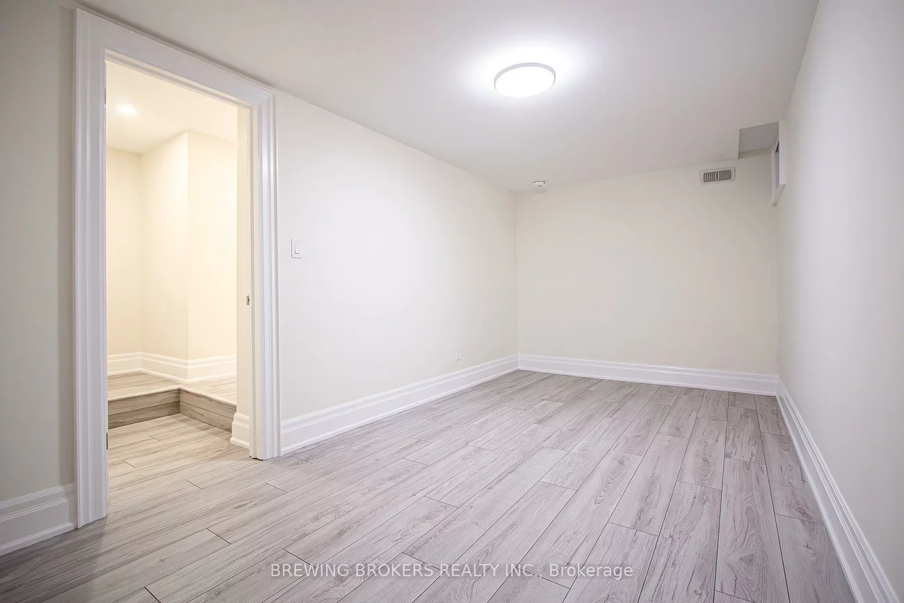 34B, Pine, Port Credit, Mississauga