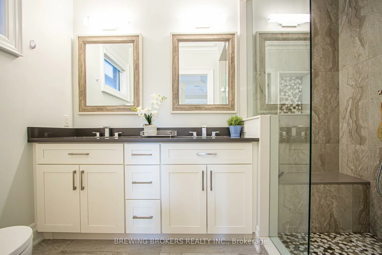 34B, Pine, Port Credit, Mississauga