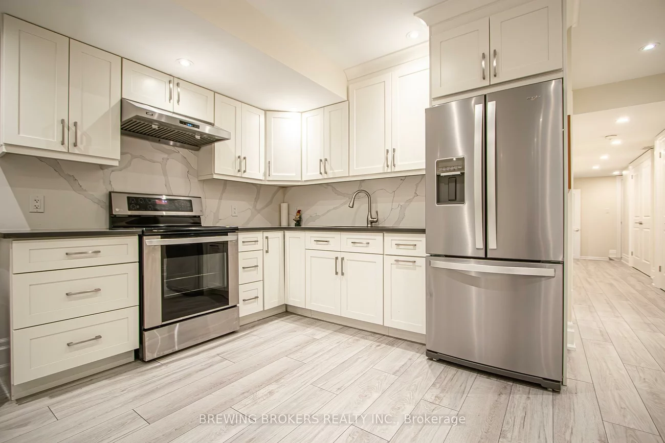 34B, Pine, Port Credit, Mississauga