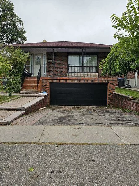 7600, Middleshire, Malton, Mississauga