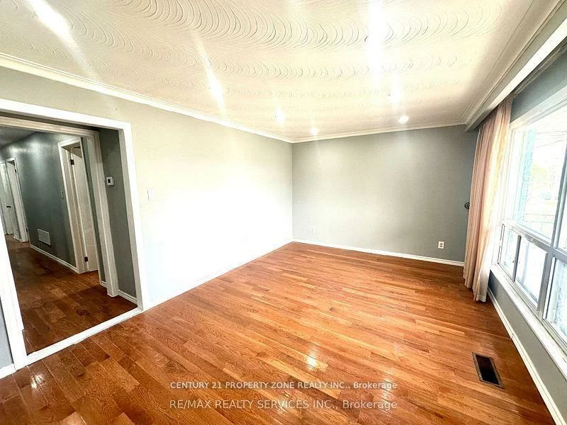 7600, Middleshire, Malton, Mississauga