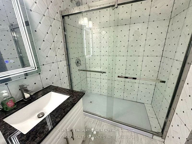 7600, Middleshire, Malton, Mississauga