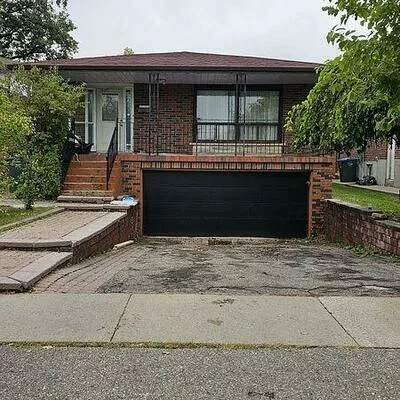 7600, Middleshire, Malton, Mississauga