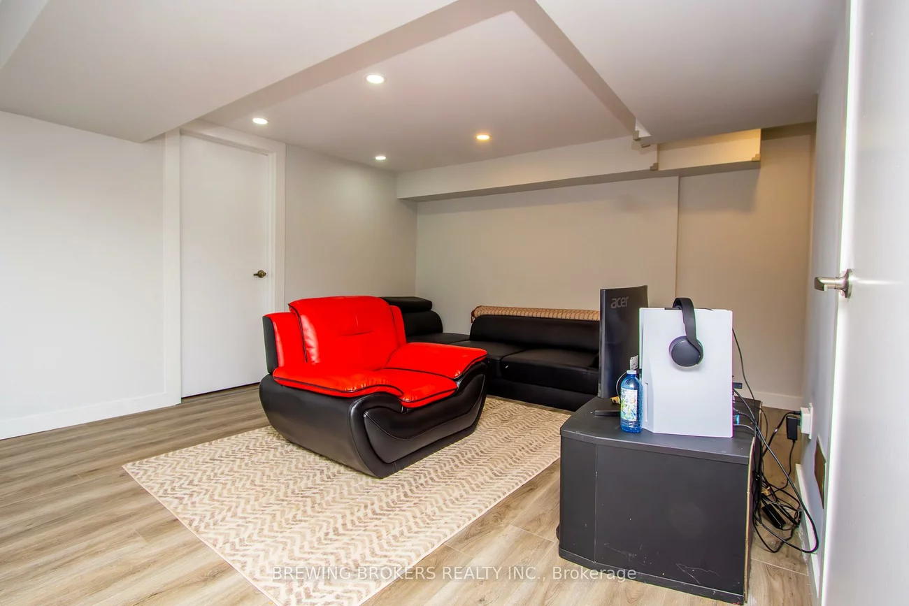 27, Pine, Port Credit, Mississauga
