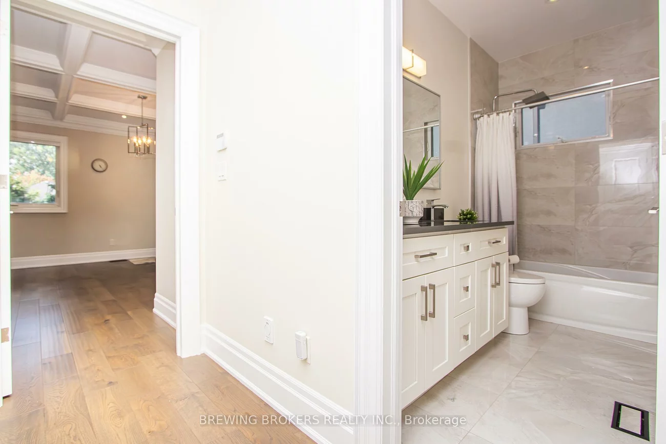 34B, Pine, Port Credit, Mississauga