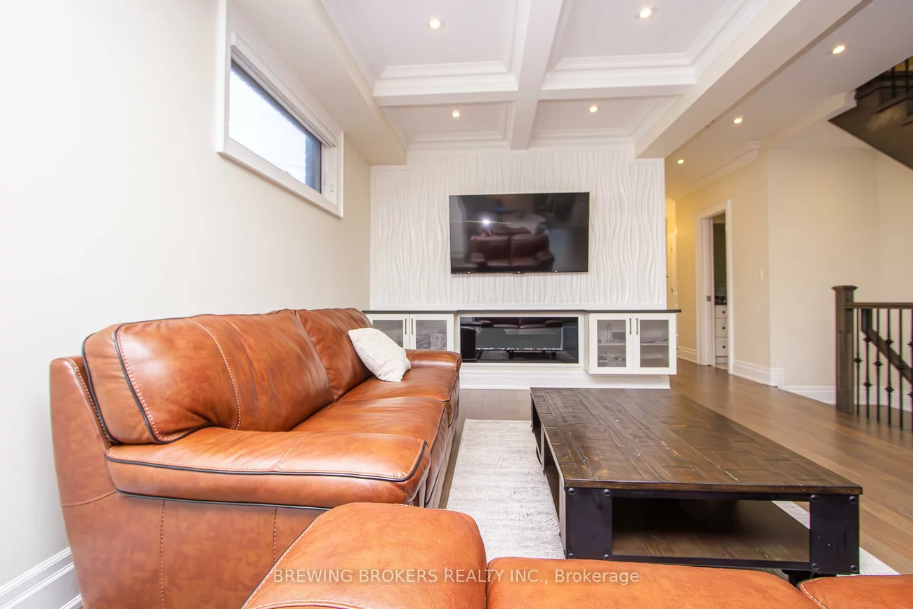 34B, Pine, Port Credit, Mississauga