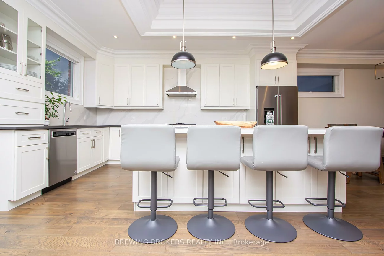 34B, Pine, Port Credit, Mississauga
