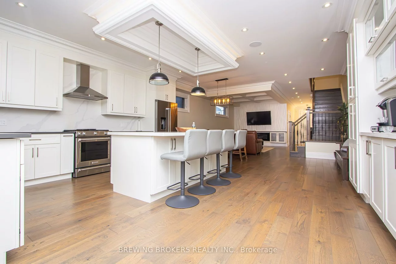 34B, Pine, Port Credit, Mississauga