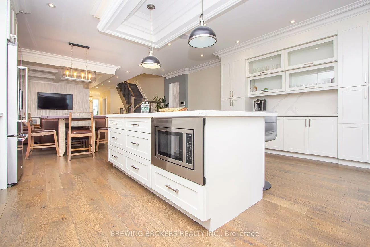 34B, Pine, Port Credit, Mississauga
