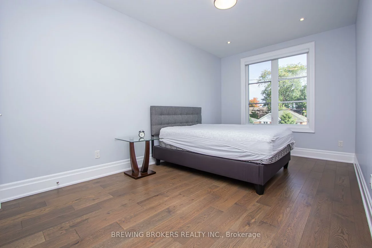 34B, Pine, Port Credit, Mississauga