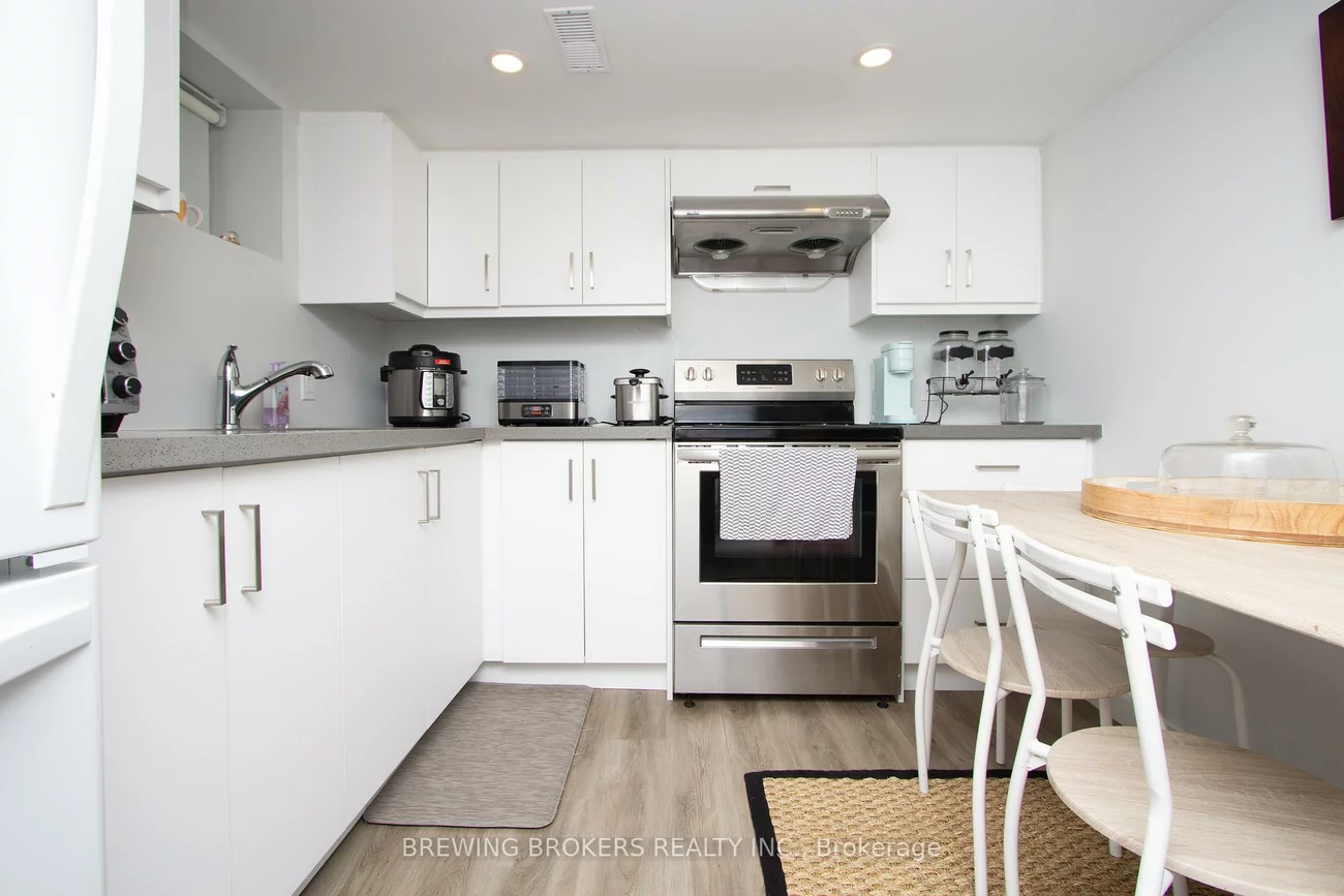 27, Pine, Port Credit, Mississauga