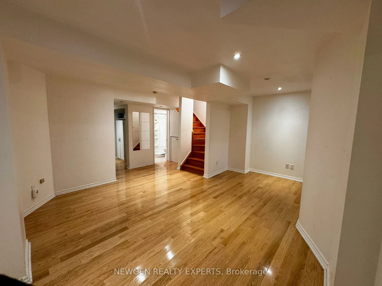 7422, Magistrate, Meadowvale Village, Mississauga