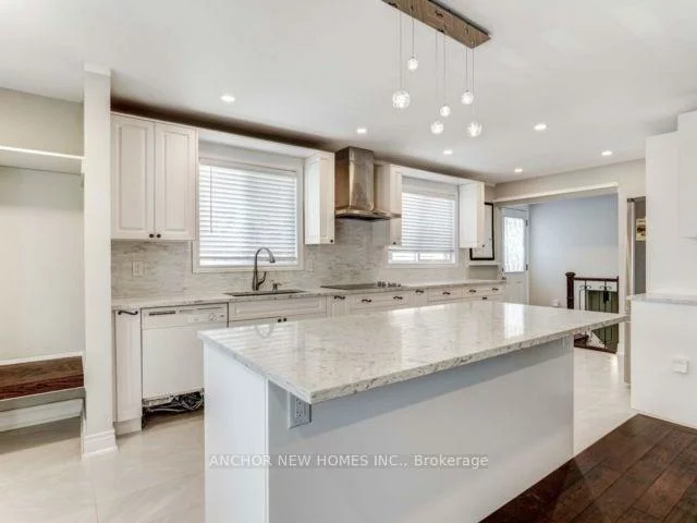 2556, Widemarr, Clarkson, Mississauga