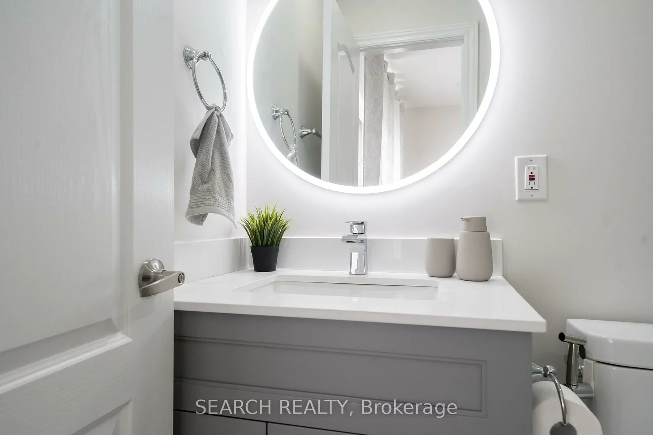 1079, Deta, Lakeview, Mississauga